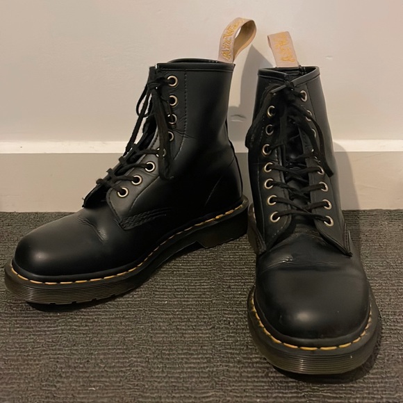 Dr. Martens Shoes - Black Dr.Martins